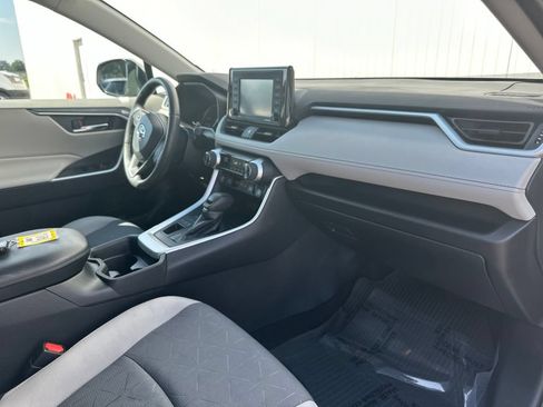 Used 2021 Toyota RAV4 XLE w/ XLE Grade Weather Package AWD/4WD image 32