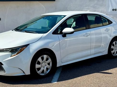 Used 2020 Toyota Corolla LE w/ Carpet Mat Package (TMS) FWD image 4