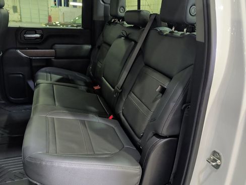 Used 2022 GMC Sierra 3500 Denali w/ Denali Ultimate Package image 15