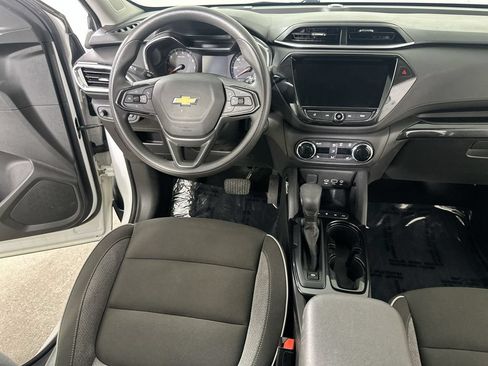 Used 2023 Chevrolet TrailBlazer LT w/ Convenience Package AWD/4WD image 17