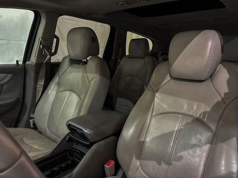 Used 2013 Chevrolet Traverse LT FWD image 11