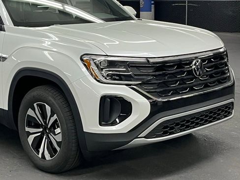 New 2026 Volkswagen Atlas Cross Sport SE image 39