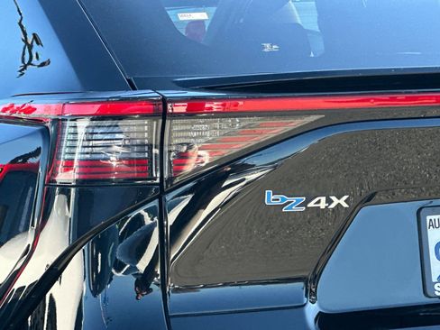 Used 2024 Toyota bZ4X XLE w/ Weather Package image 26