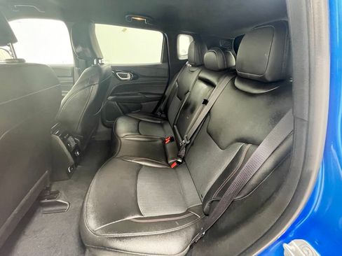 Used 2025 Jeep Compass Trailhawk AWD/4WD image 11