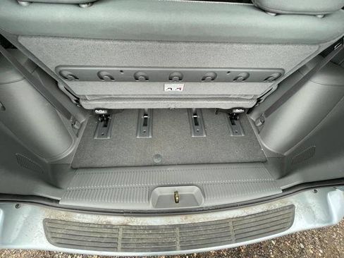 Used 2006 Dodge Caravan SXT image 25