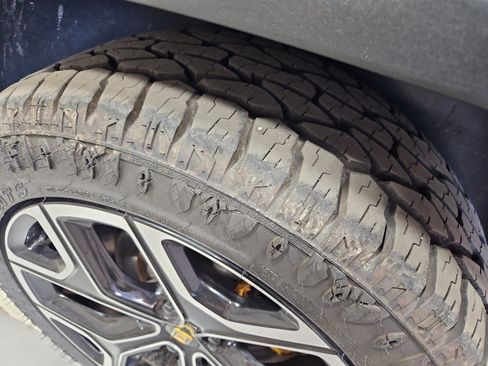 Used 2023 Rivian R1S Adventure AWD/4WD image 36