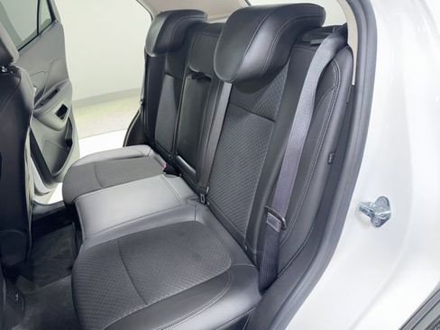 Used 2022 Buick Encore Preferred w/ Safety Package image 21