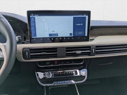 New 2025 Lincoln Corsair Grand Touring image 11