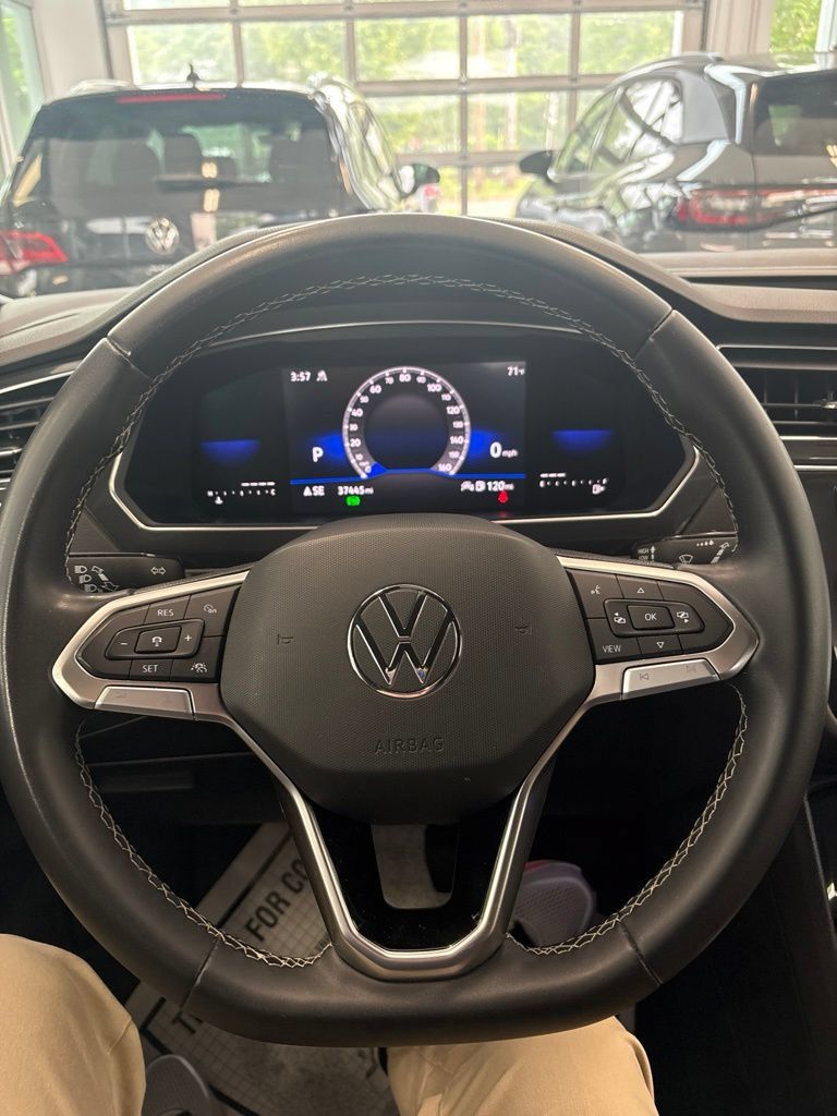 Used 2023 Volkswagen Tiguan SE AWD/4WD image 26