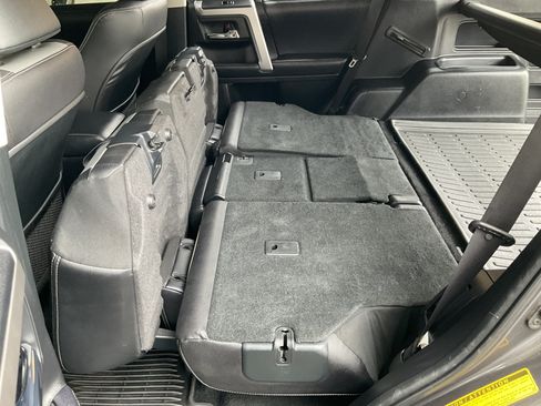 Used 2018 Toyota 4Runner SR5 Premium AWD/4WD image 42