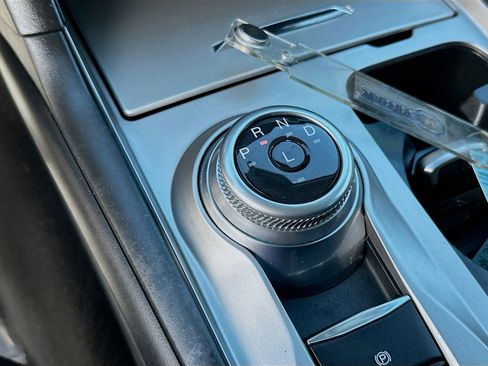 Used 2021 Ford Explorer XLT image 15