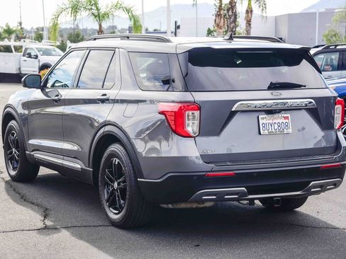 Used 2021 Ford Explorer XLT w/ Equipment Group 202A image 6