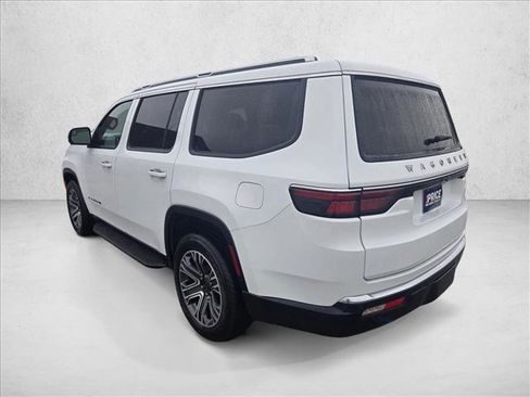 Used 2024 Jeep Wagoneer Series II w/ Flexible Seating Group RWD image 8