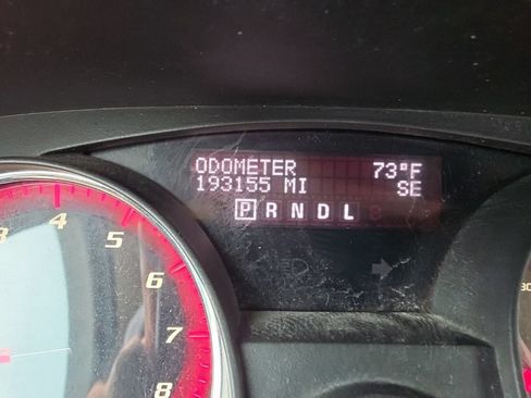 Used 2010 GMC Acadia SLT FWD image 9