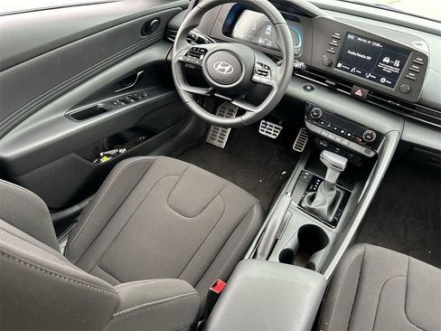 New 2025 Hyundai Elantra Sport image 13