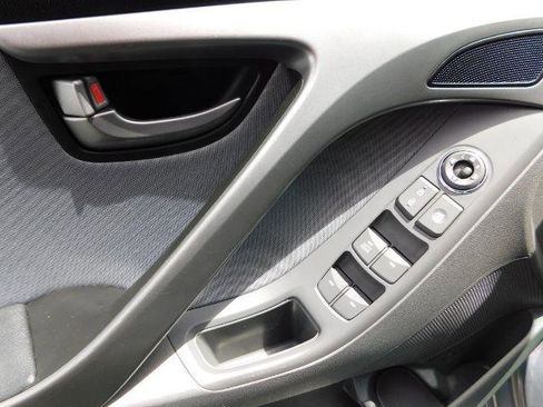 Used 2013 Hyundai Elantra GLS w/ Preferred Pkg image 12