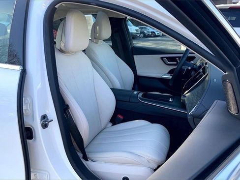 Used 2025 Mercedes-Benz E 350 4MATIC Sedan image 7