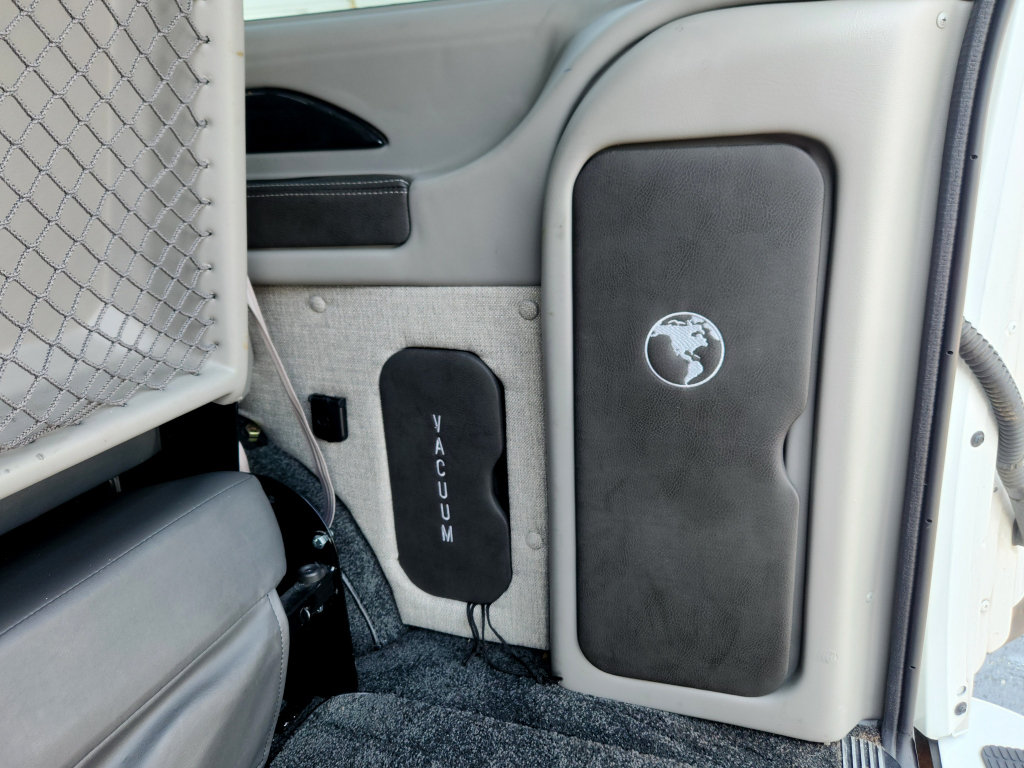 Used 2020 Chevrolet Express 2500 Extended w/ Enhanced Convenience Package RWD image 22
