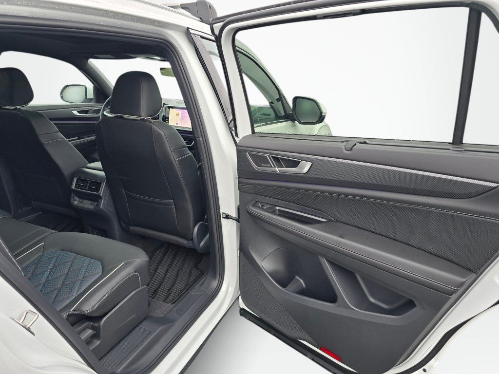 New 2026 Volkswagen Atlas Cross Sport SEL Premium R-Line AWD/4WD image 39