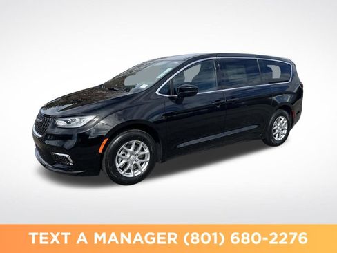 New 2026 Chrysler Pacifica Select FWD image 1