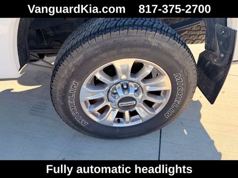 Used 2017 Ford F250 Platinum w/ FX4 Off-Road Package image 9