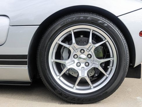 Used 2005 Ford GT RWD image 57