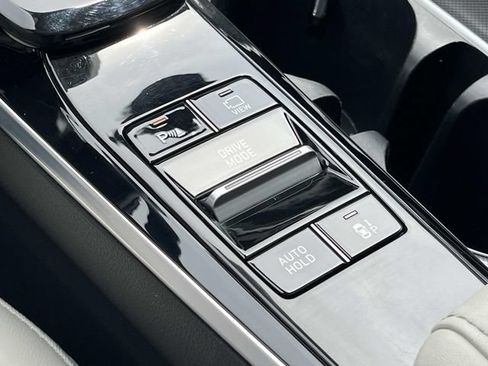 Used 2023 Hyundai Sonata Limited w/ Cargo Package FWD image 38