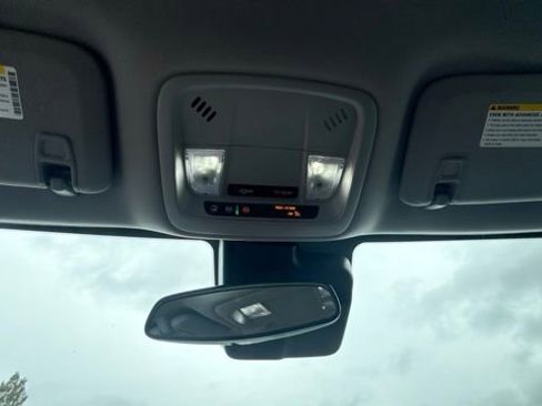 Used 2024 Chevrolet Malibu LT image 23