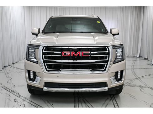 Used 2022 GMC Yukon SLT w/ SLT Luxury Package AWD/4WD image 3