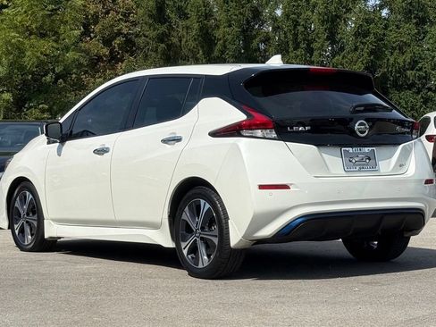 Used 2021 Nissan Leaf SV w/ SV Technology Package FWD image 3