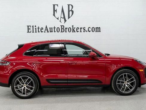 Used 2024 Porsche Macan w/ Premium Plus Package image 5