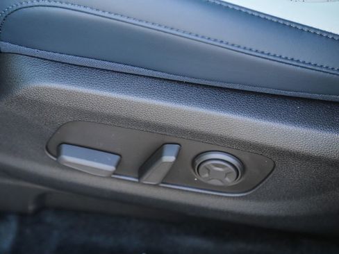Certified 2026 Kia Carnival SX w/ SX Dark Edition Package FWD image 22