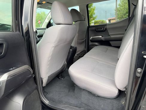 Used 2020 Toyota Tacoma SR5 w/ SR5 Appearance Package (SM) RWD image 11