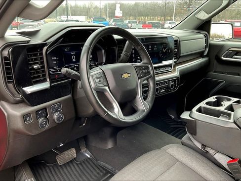 Used 2025 Chevrolet Silverado 1500 LT image 13