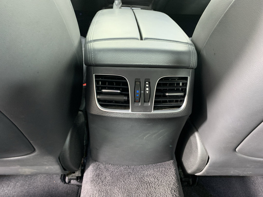 Used 2017 Genesis G80 3.8 AWD/4WD image 32