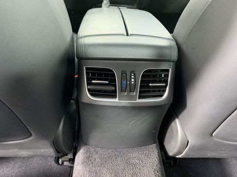 Used 2017 Genesis G80 3.8 AWD/4WD image 32