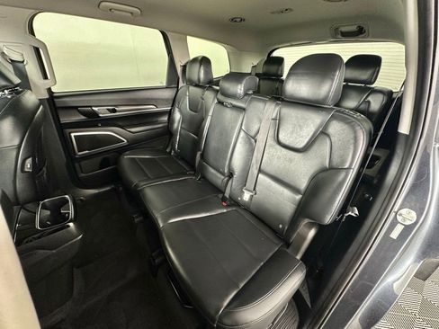 Used 2020 Kia Telluride LX FWD image 32