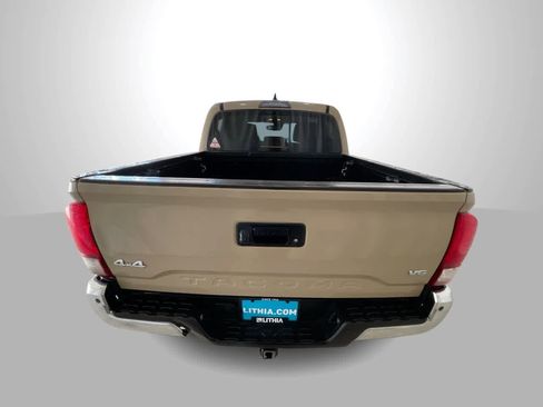 Used 2020 Toyota Tacoma SR5 image 7
