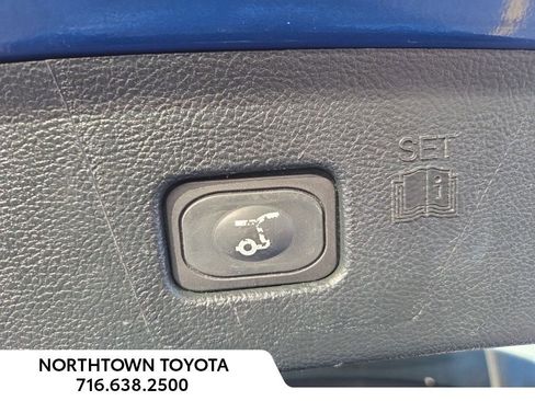 Used 2022 Ford Edge SEL w/ Convenience Package image 9