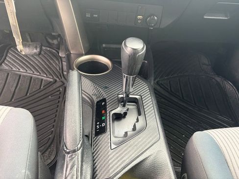Used 2013 Toyota RAV4 LE FWD image 26