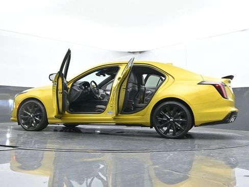 Used 2024 Cadillac CT4 V w/ LPO, ONYX Package image 71