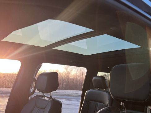 Used 2023 Jeep Wagoneer Series II w/ Convenience Group I image 21