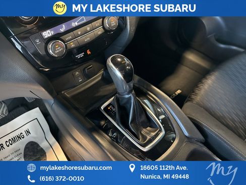 Used 2017 Nissan Rogue SV image 21