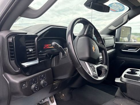 Used 2024 Chevrolet Silverado 2500 LT AWD/4WD image 8