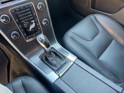 Used 2015 Volvo XC60 T5 Premier Plus image 18