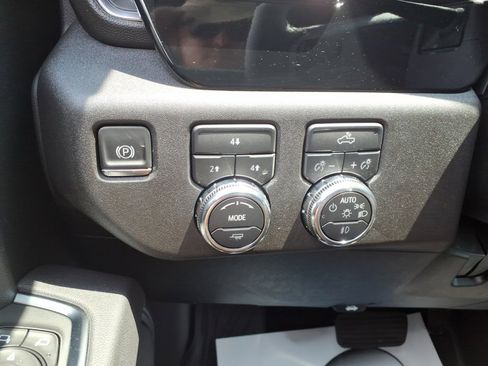 New 2025 GMC Sierra 2500 SLE w/ SLE Value Package; image 19