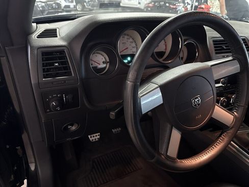 Used 2009 Dodge Challenger R/T RWD image 17