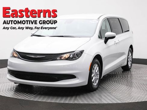 Used 2023 Chrysler Voyager LX image 1