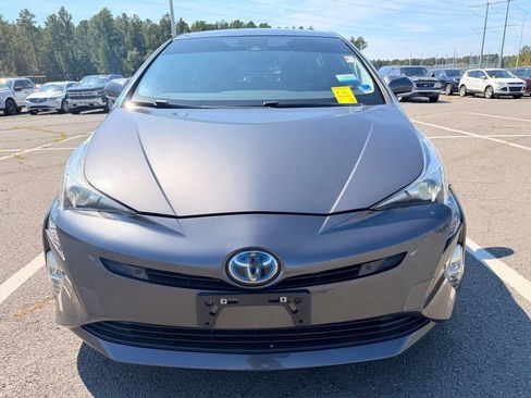 Used 2018 Toyota Prius Four Touring FWD image 8