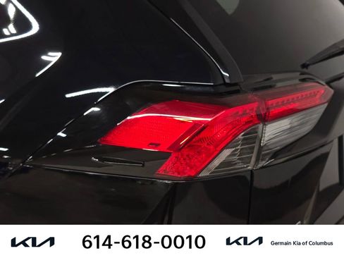 Used 2020 Toyota RAV4 XLE w/ XLE Grade Weather Package AWD/4WD image 15